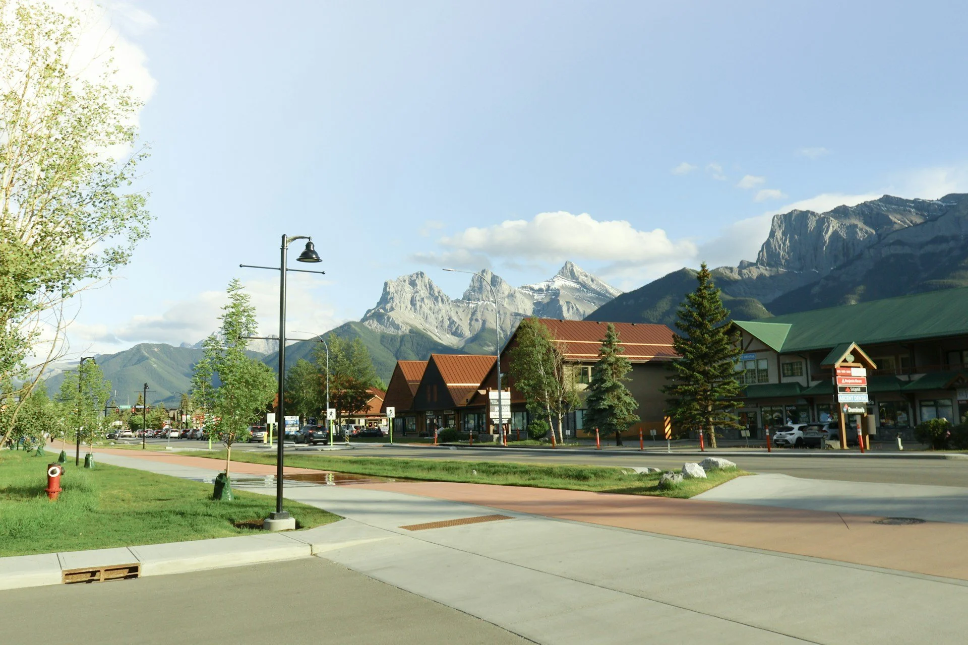 Resort Revenue Management in Canadian Mountain Towns: Vendor Playbook