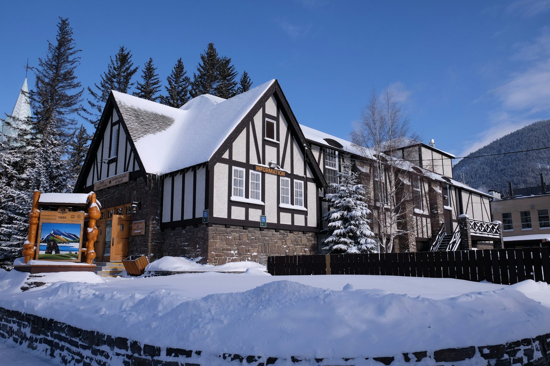 Leveraging Hospitality Management Solutions in Canada for Fractional Resorts