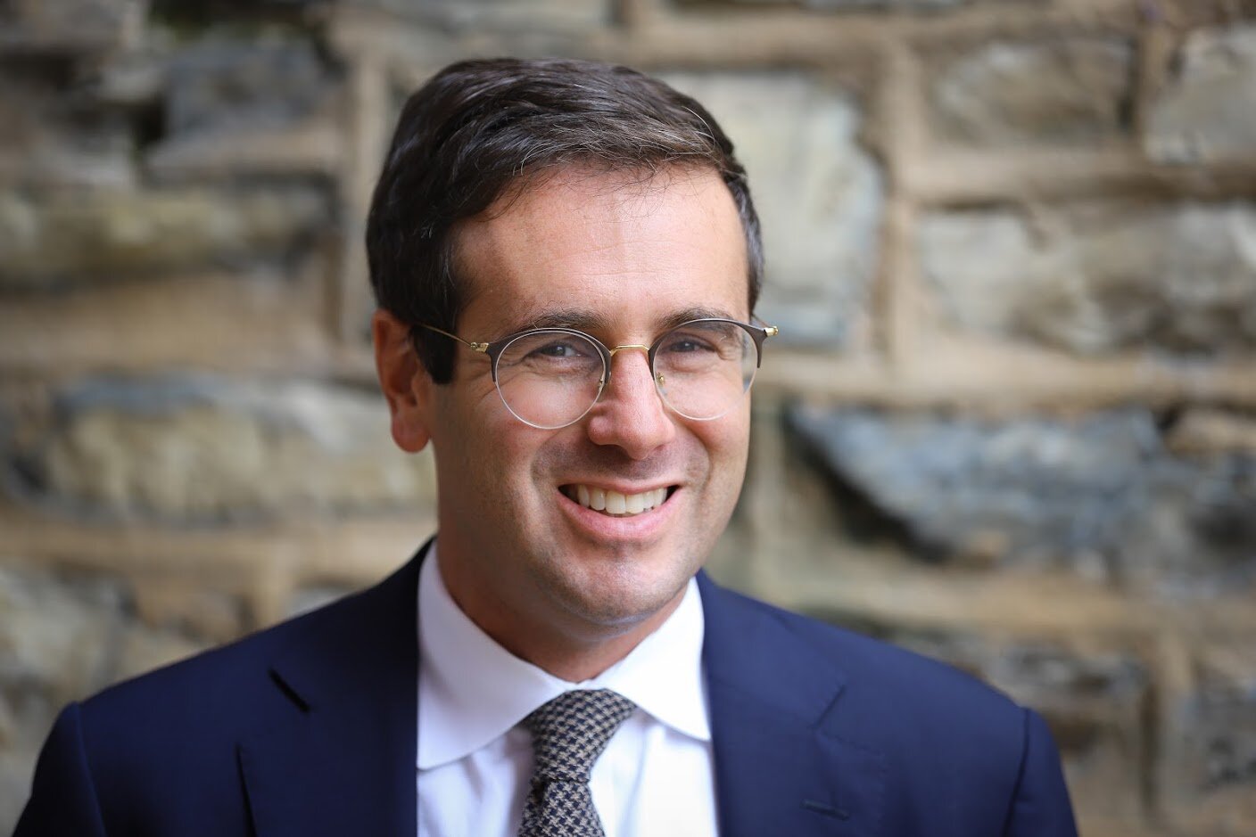Sep 2019 headshot.jpg