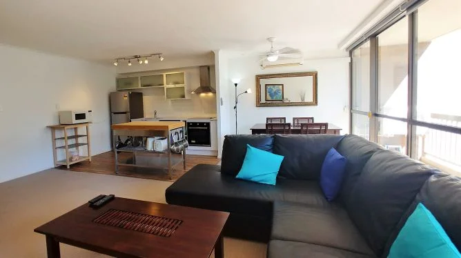 Unit 98 Lounge small.jpg