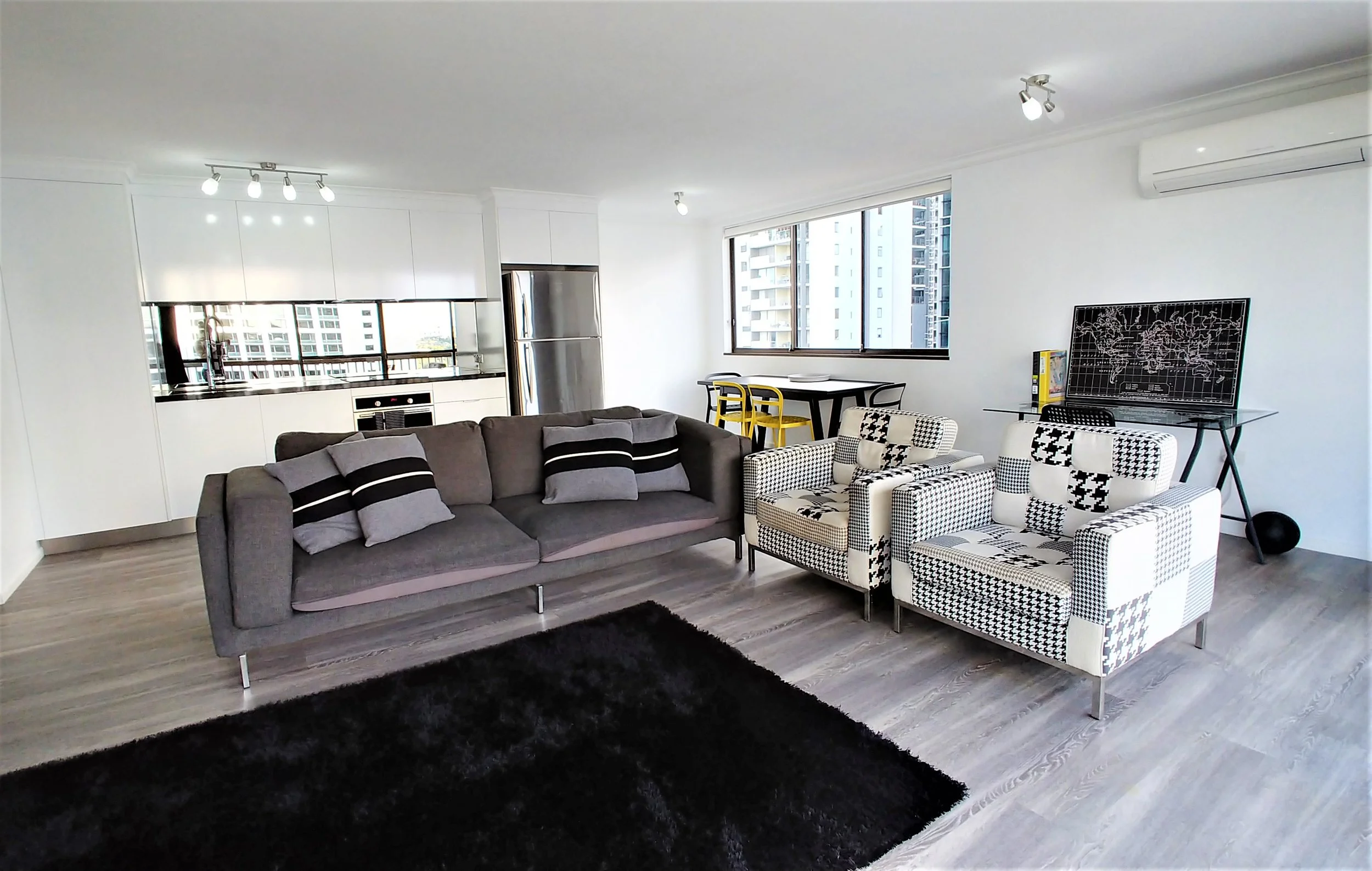 Advertisement Photos Lounge Room 1.jpg