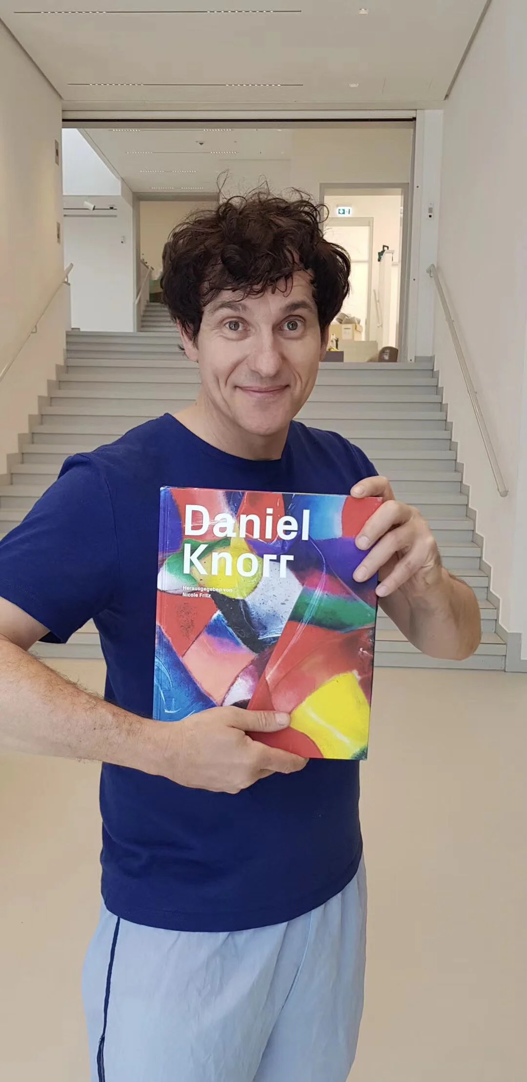 June 23rd, 2020 Teng Fei posted the image of Daniel Knorr with the new publication which contains my article inside. {more}