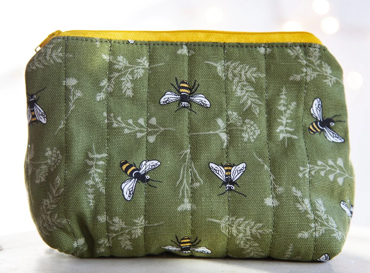 Quilted Bee 7in makeup bag.jpg