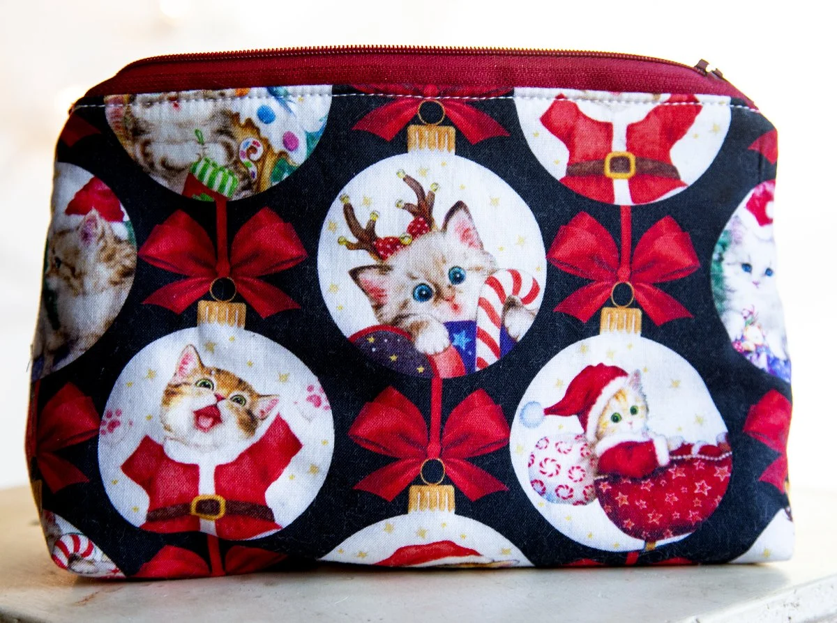 Ornament Kittens 7in makeup bag.jpg