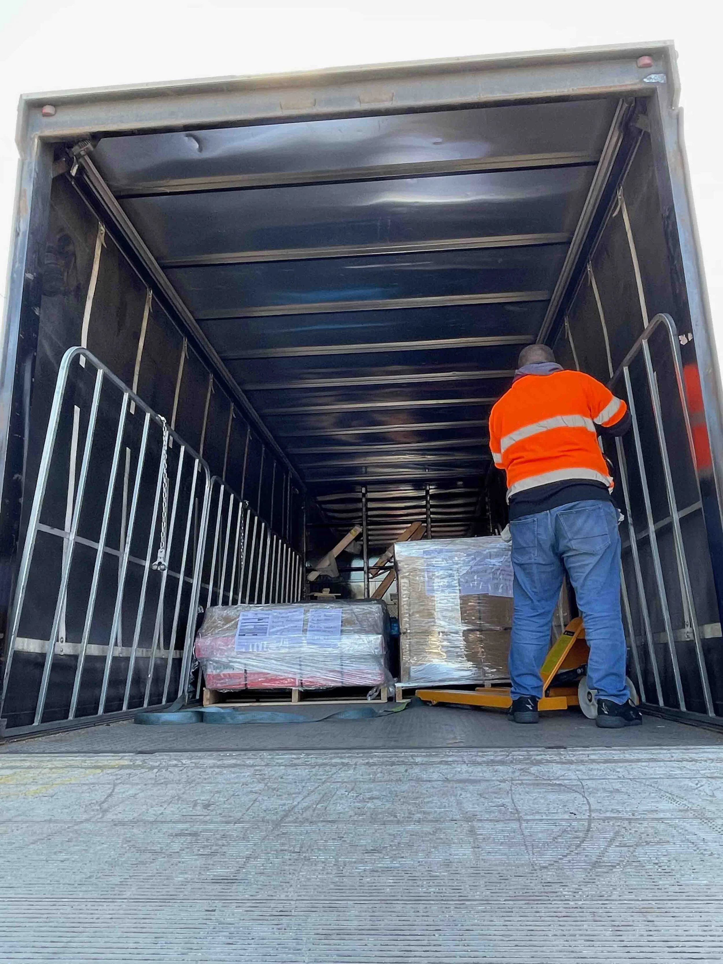 International buying, consolidation and freight forwarding