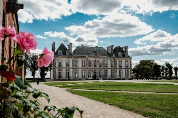 chateau-du-haras-du-pin-thomas-le-floc-h-orne-600x400-f50_50.webp
