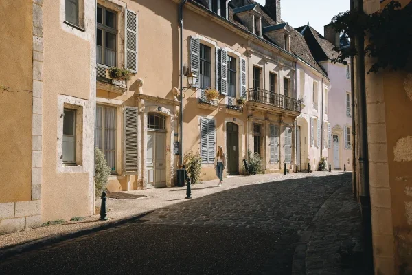 dans-les-rues-de-belleme-hello-travelers-orne-600x400-f50_50.webp