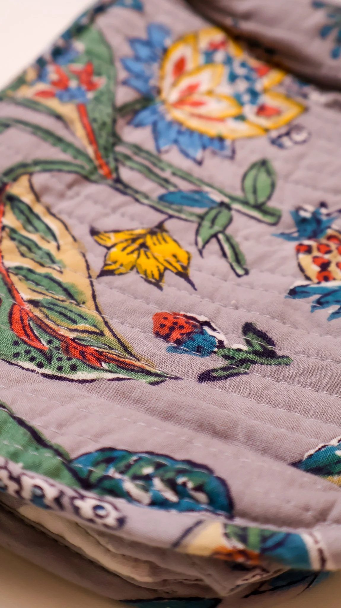 POUCH - GREY FLORAL - DETAIL.jpg