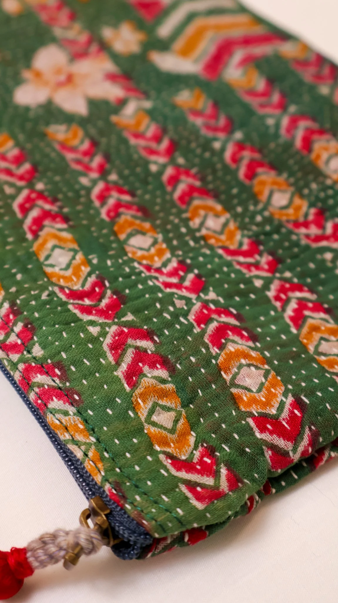 POUCH - GREEN 2 - DETAIL.jpg