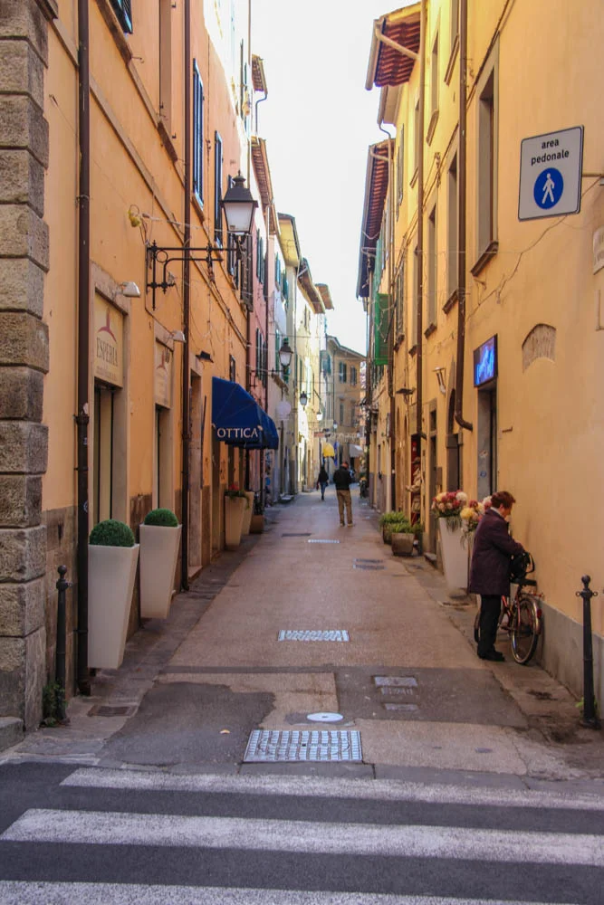 Travel guide Pisa Italy