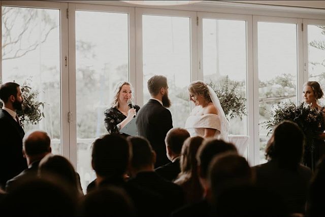 Shelby and Owen at their beautiful winter wedding back in August. The bride and groom chose not to review the ceremony before their wedding, so it was all a big surprise on the day! 🤵👰 Photos by the faboo @sarahmatler