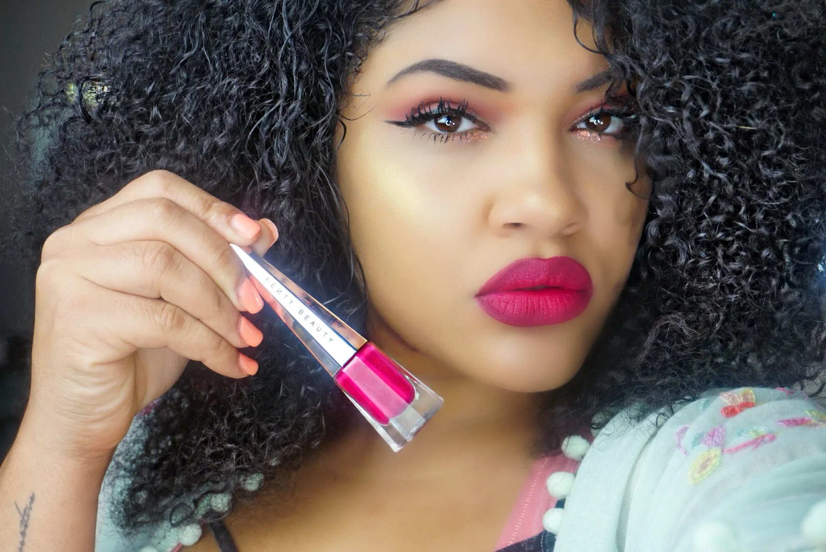 Highlight worn in photo- Trophy Wife by Fenty Beauty Mascara worn in photo- Lashcraft Big Volume Mascara by Sephora Glitter on lower lashline- SUCH A GEM ARTISTRY PALETTE - Show Off / bronzed flame glitter ; Nars Natural Radiant Longwear Foundation - Vanuatu & Nars Radiant Creamy Concealer - Macadamia