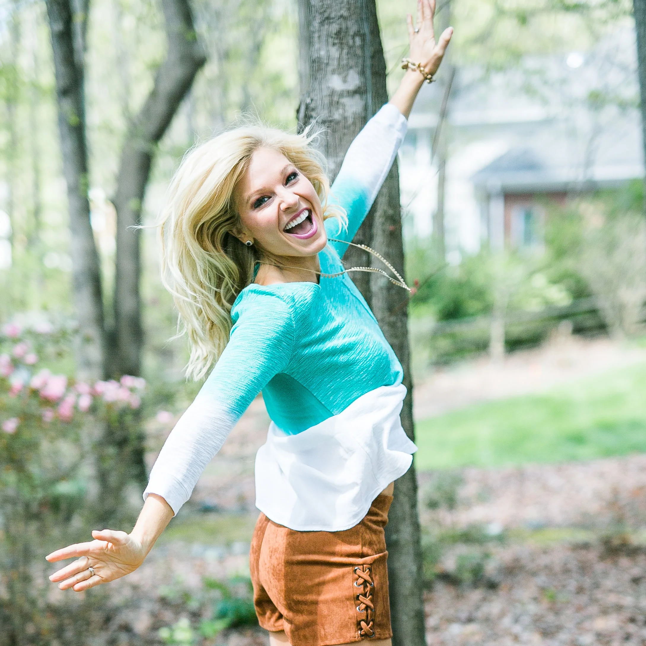 annakooimanruningthruwoodstealshirtbrownshortswbenpatten.jpg