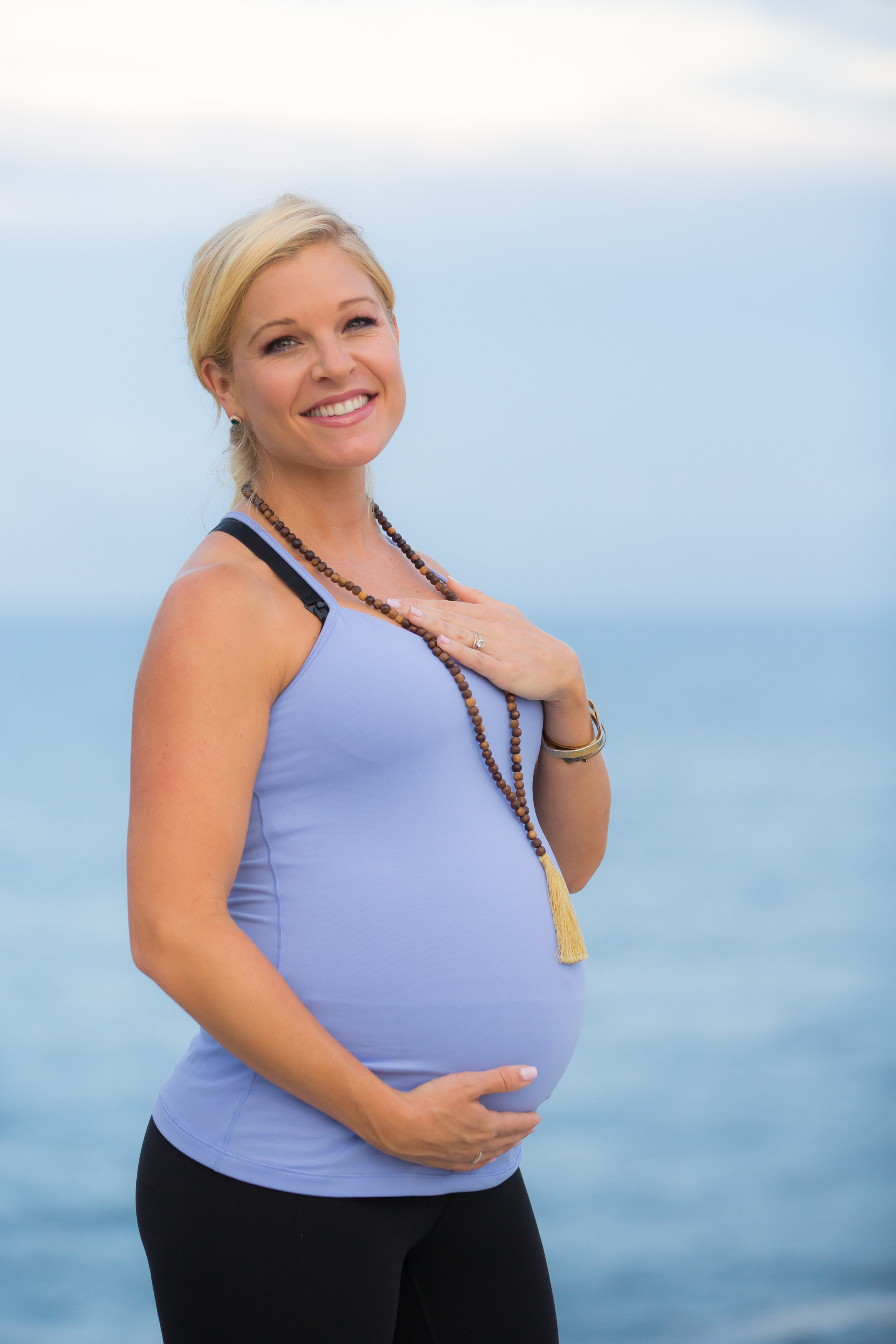 Anna Kooiman Active - App Fitness and Activewear for Moms - Baby