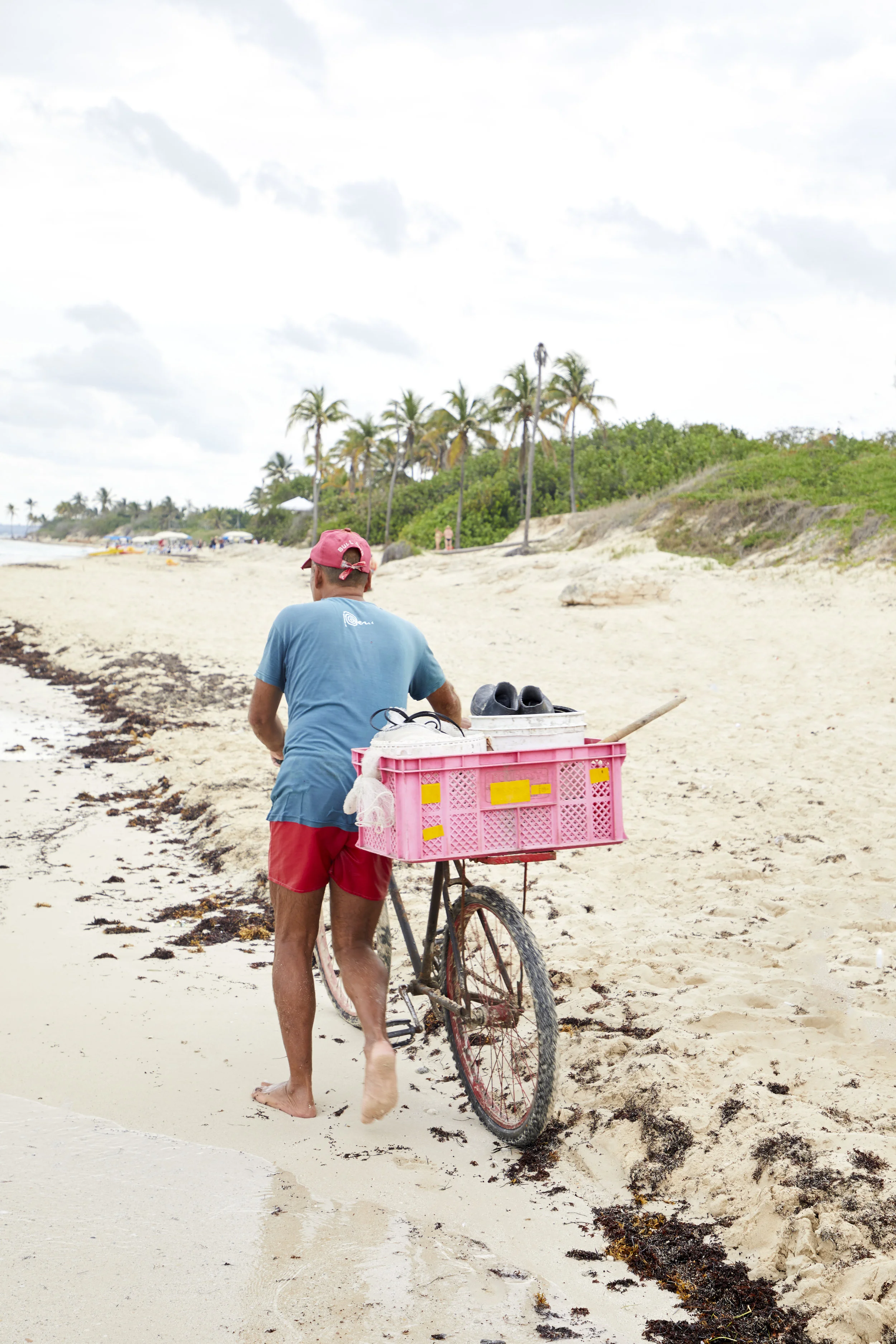 HOMBRE EN BICICLETA