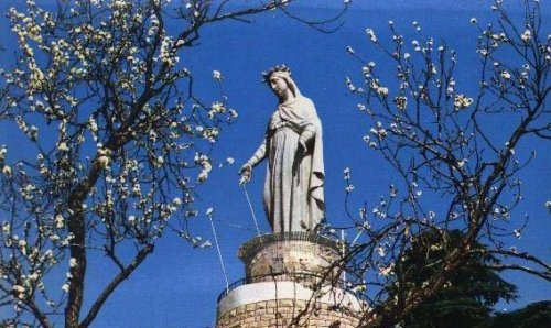 Harissa is a mountain village in Lebanon. The village, which is located 650 meters above sea level, is home to an important Lebanese pilgrimage site, Our Lady of Lebanon. The village is located 20 km north of Beirut, and accessible from the coastal …
