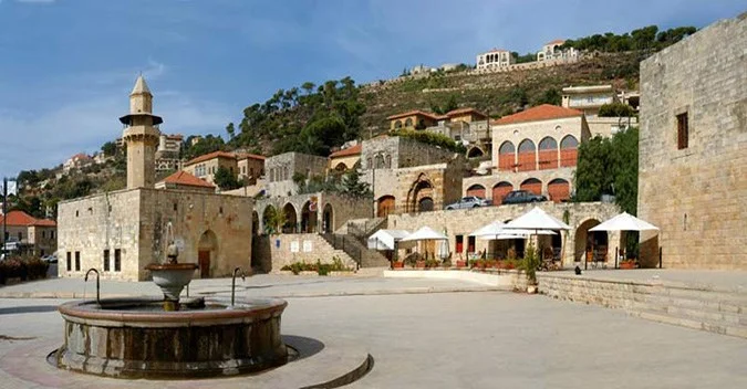 170207121435435_Deir-el-Qamar-pool.jpg