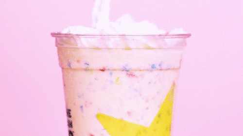 20180518_CKE_CARLS_JOLLY-MILK_SOCIAL-WHIPPEDCREAM.gif