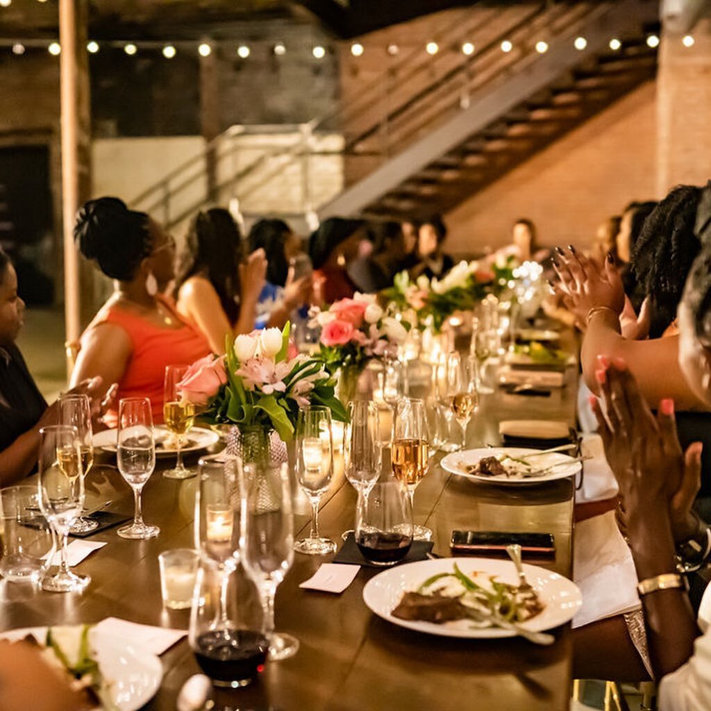 Dinner Parties are Back!! We had the pleasure of serving the Raleigh/Durham Chapter of @theblackgirlsocialclub for their 1 year Anniversary Celebration. Swipe left for more Black Girl Magic!

Photography: @rotcelisrose
Rentals: @americanpartyrentals 