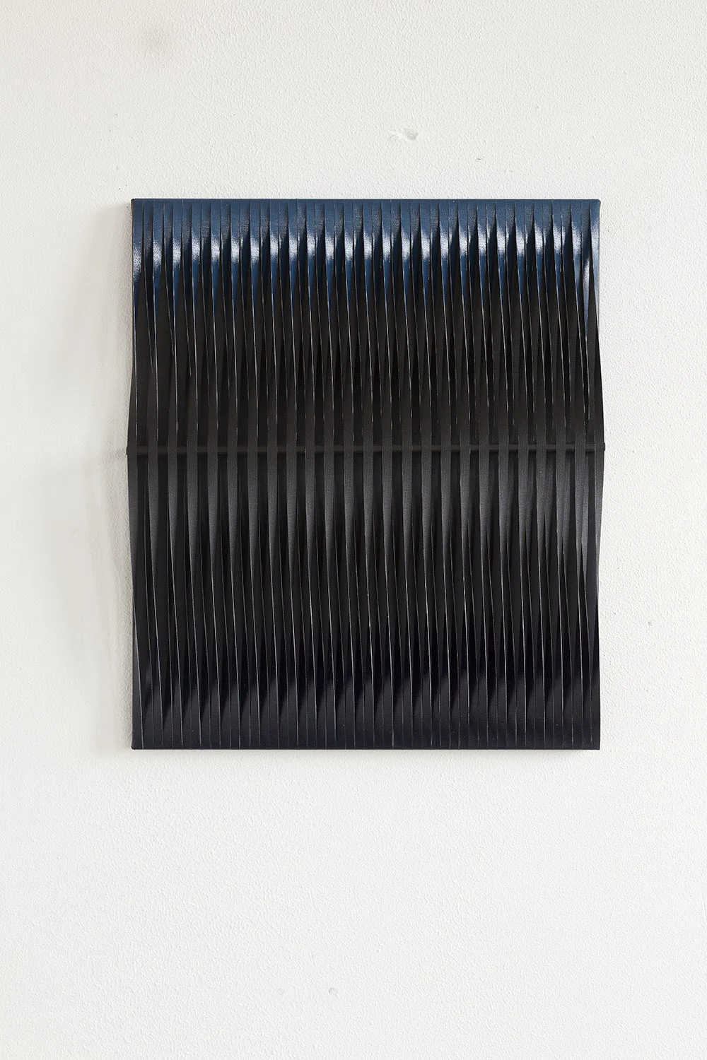 Line Busch : U.T. 60 x 50 cm, skåret lærred, akryl og træ. 2017