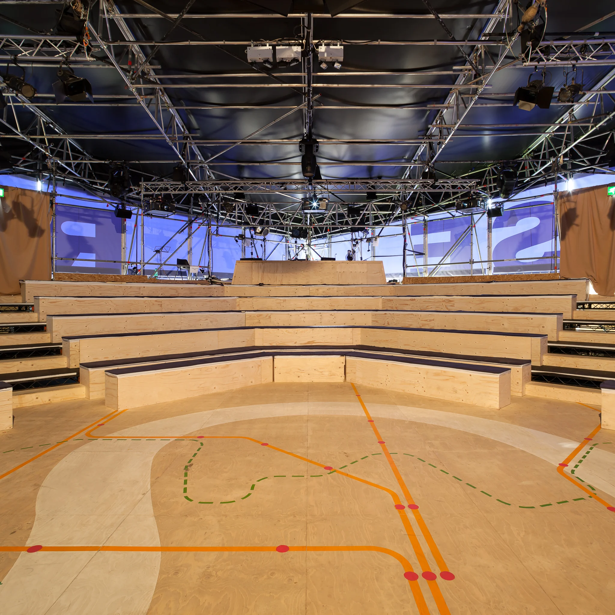 Polysemic-The-OVNV-Old-Vic-New-Voices-RISE Temporary-Theatre-Peter-Landers-Pano_9580_9582.jpg