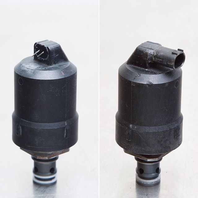 Electrical connector repair. These are damaged from inadequate packaging during shipping or collision. #ABCValveBlock #DIYBenzRepair #mercedesbenz #hydraulics #W220 #C215 #R230 #mercedesAMG #SL55amg #sl65 #sl500 #sl600 #cl500 #cl55 #cl600 #cl65 #s65 