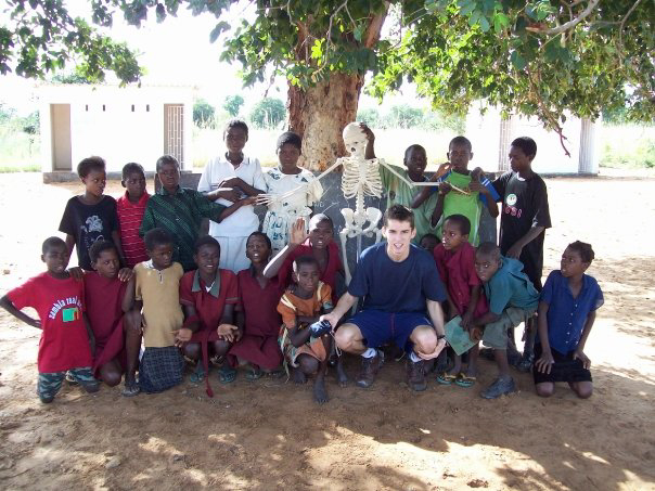 A Belgian skeleton travelled to Sankandi