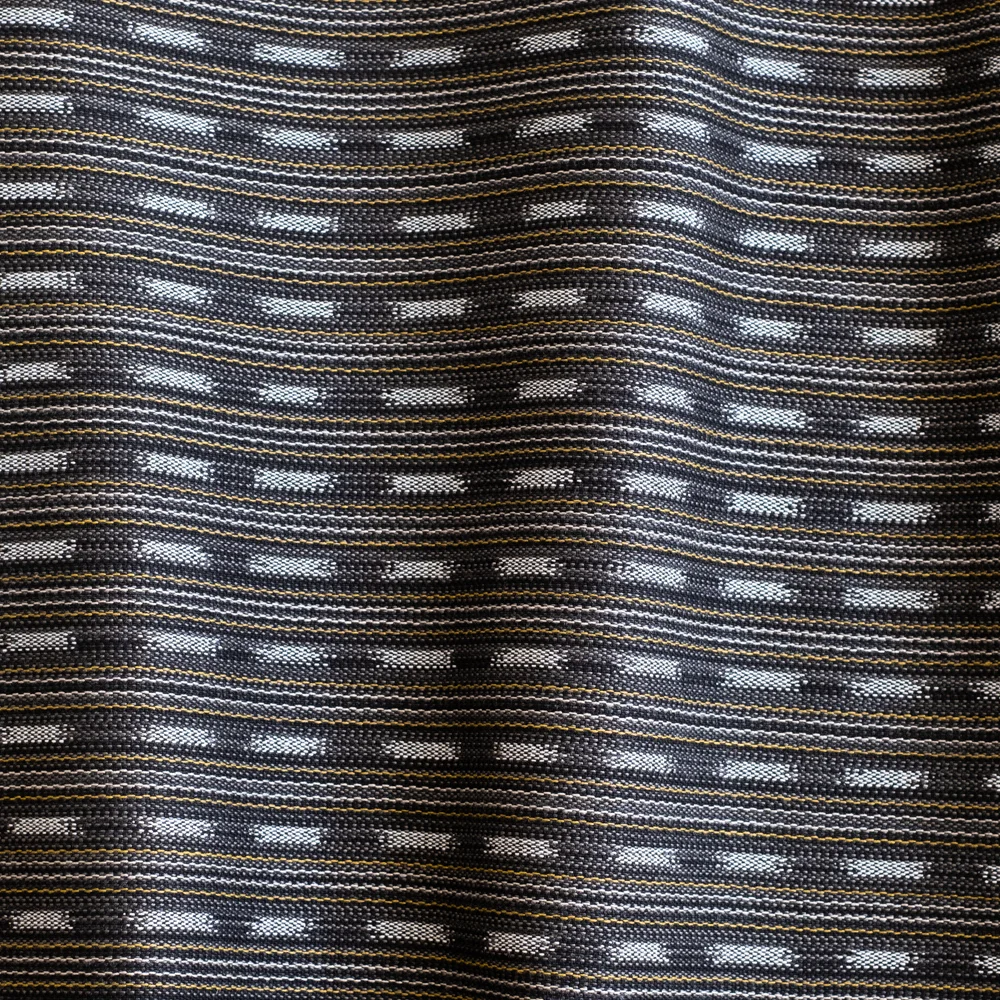 #100-4 IVORY ON ANTHRACITE