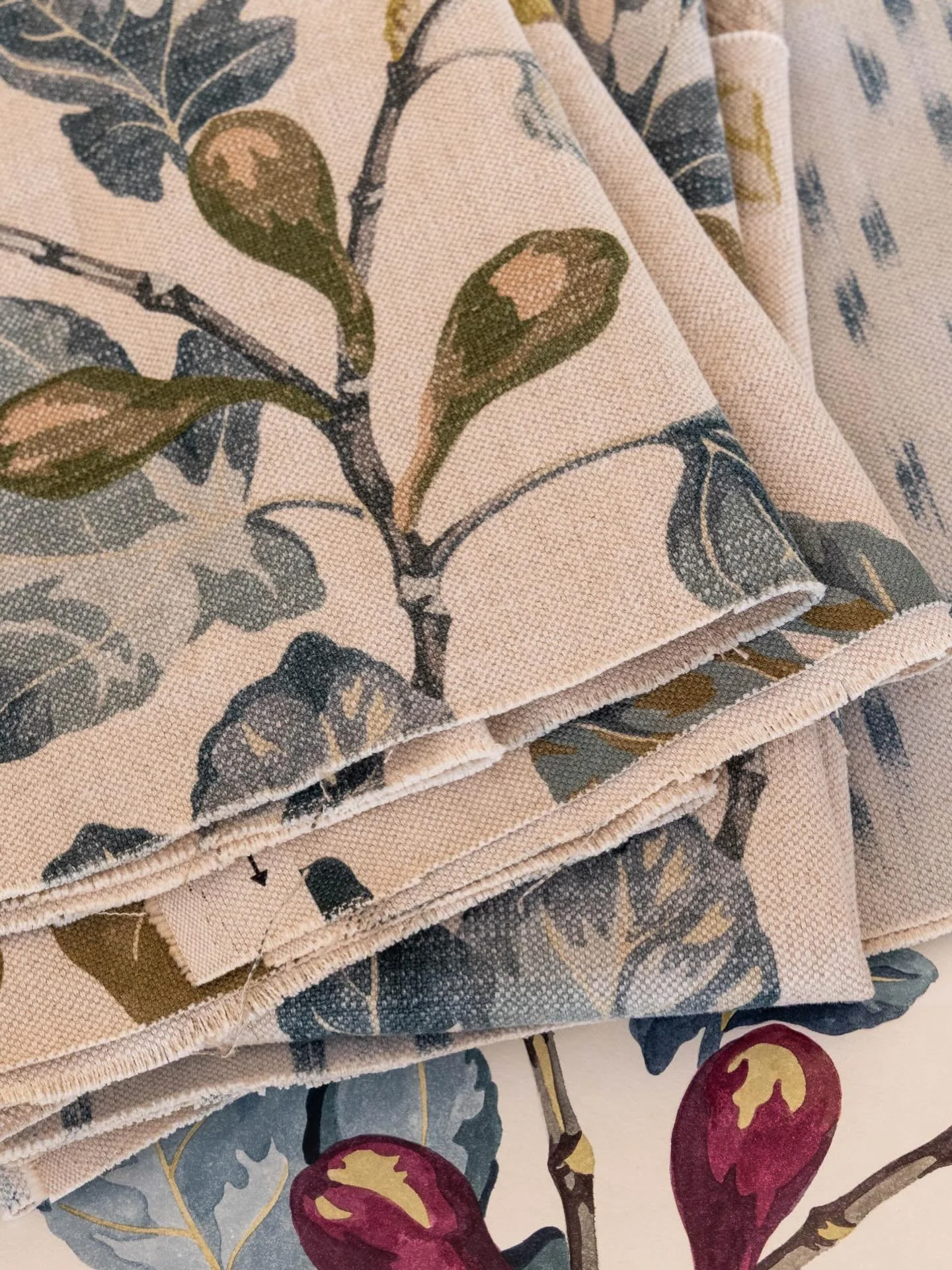 EDEN / # 139, printed on a cotton-linen blend with artfully weathered textures that impart an instant lived-in elegance, radiating a soft patina of wear that celebrates the American reverence for relaxed sophistication.
32,500 Martindale. Hospitality