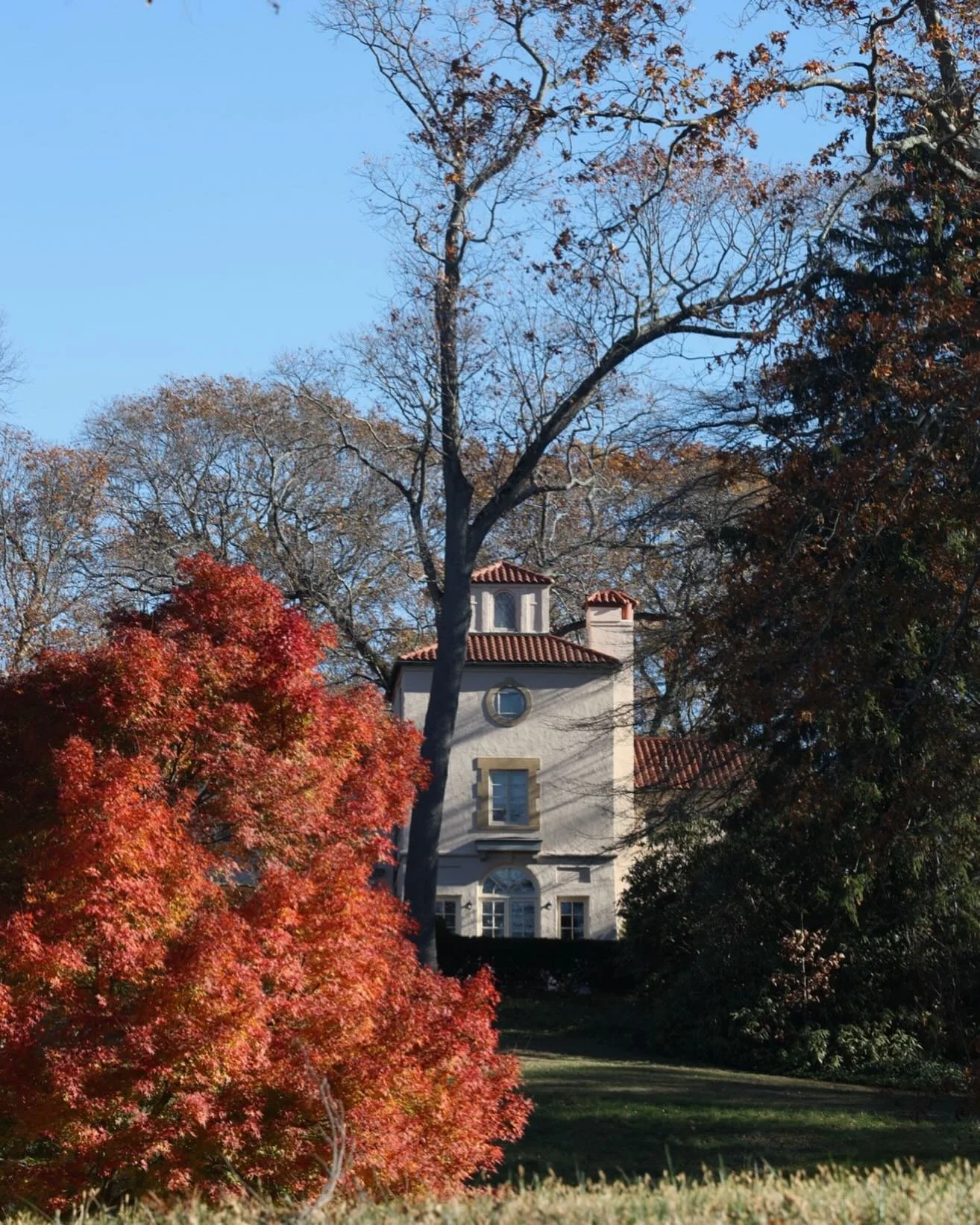 Drawing inspiration from the North Shore of Long Island, where our company is rooted, Fret Fabric&rsquo;s January 2026 North Shore Escape captures the essence of grand estates, historic manors and windswept beaches nestled along the Gold Coast&rsquo;