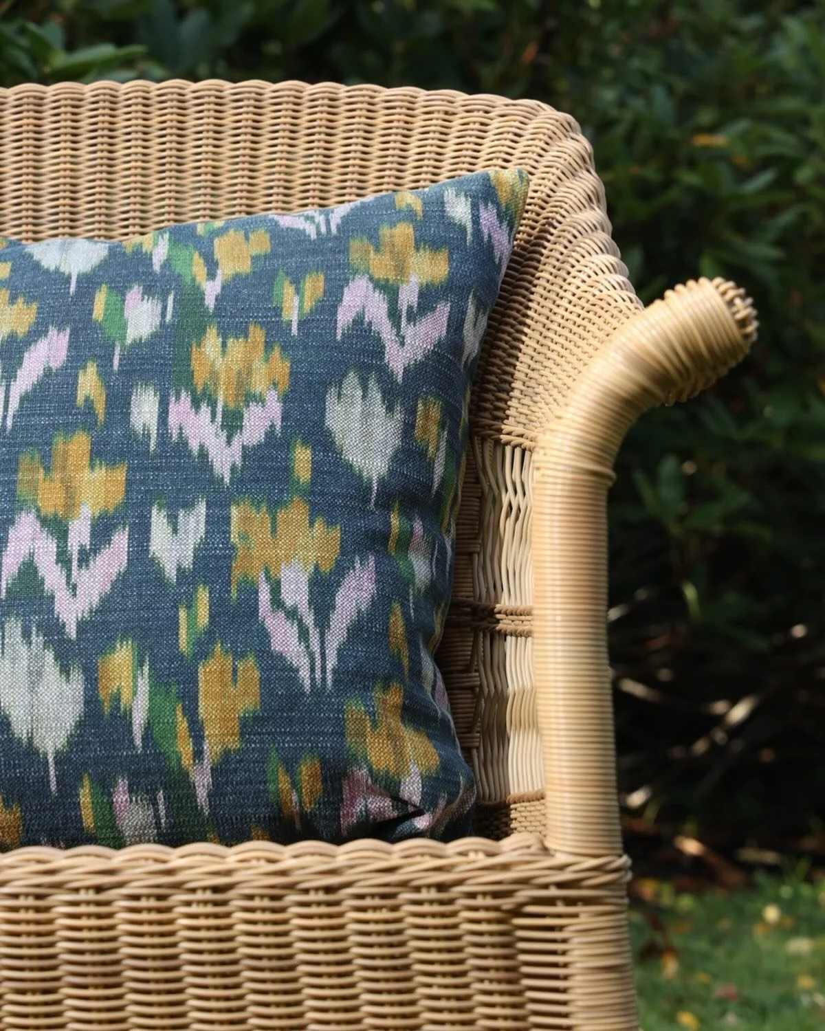 TULIP GARDEN / #136-5 in Gold, Lilac on Indigo.
The  print is crafted with natural fibers and artfully distressed with finishing effects to evoke a softened-patina.

📸 @chrisjcrowley_