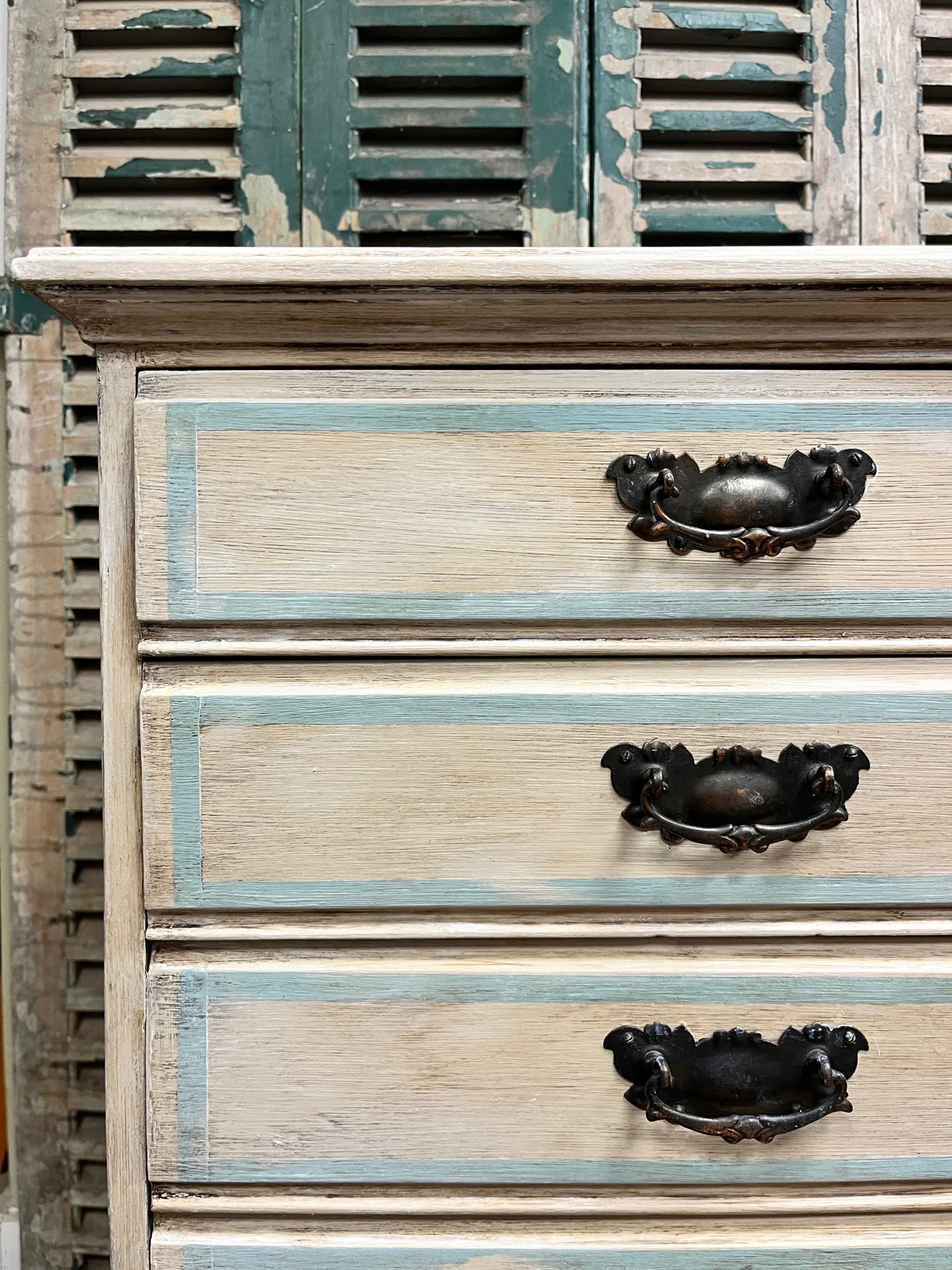winterbearhome-harlequin-bedside-table-03.jpg