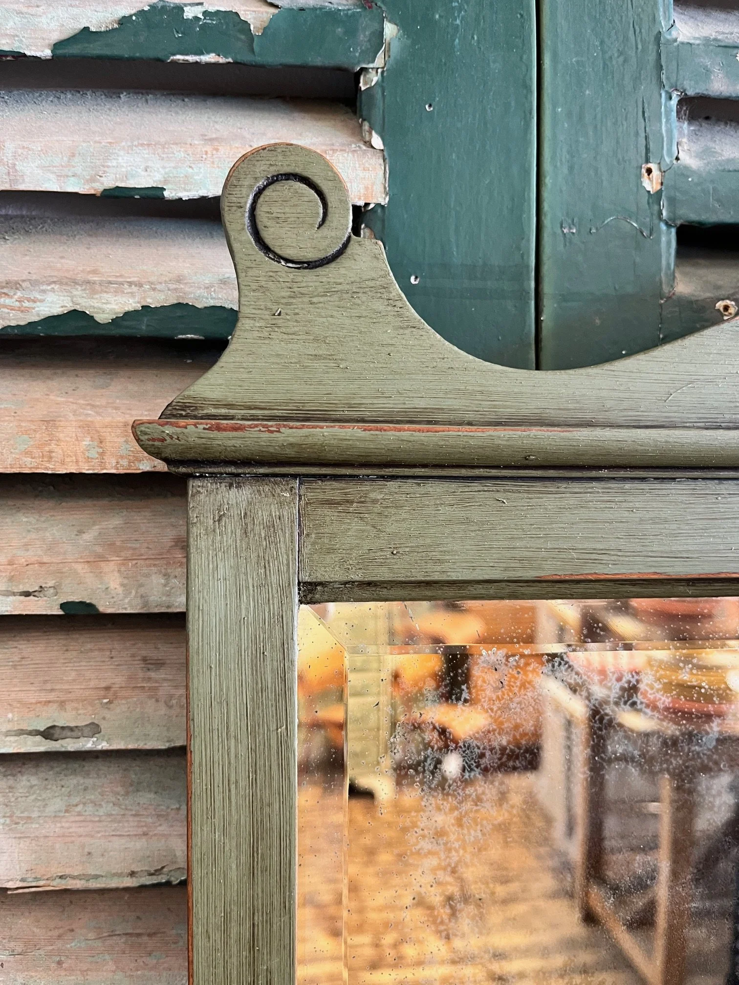 winterbearhome-olive-small-overmantle-mirror-02.jpeg