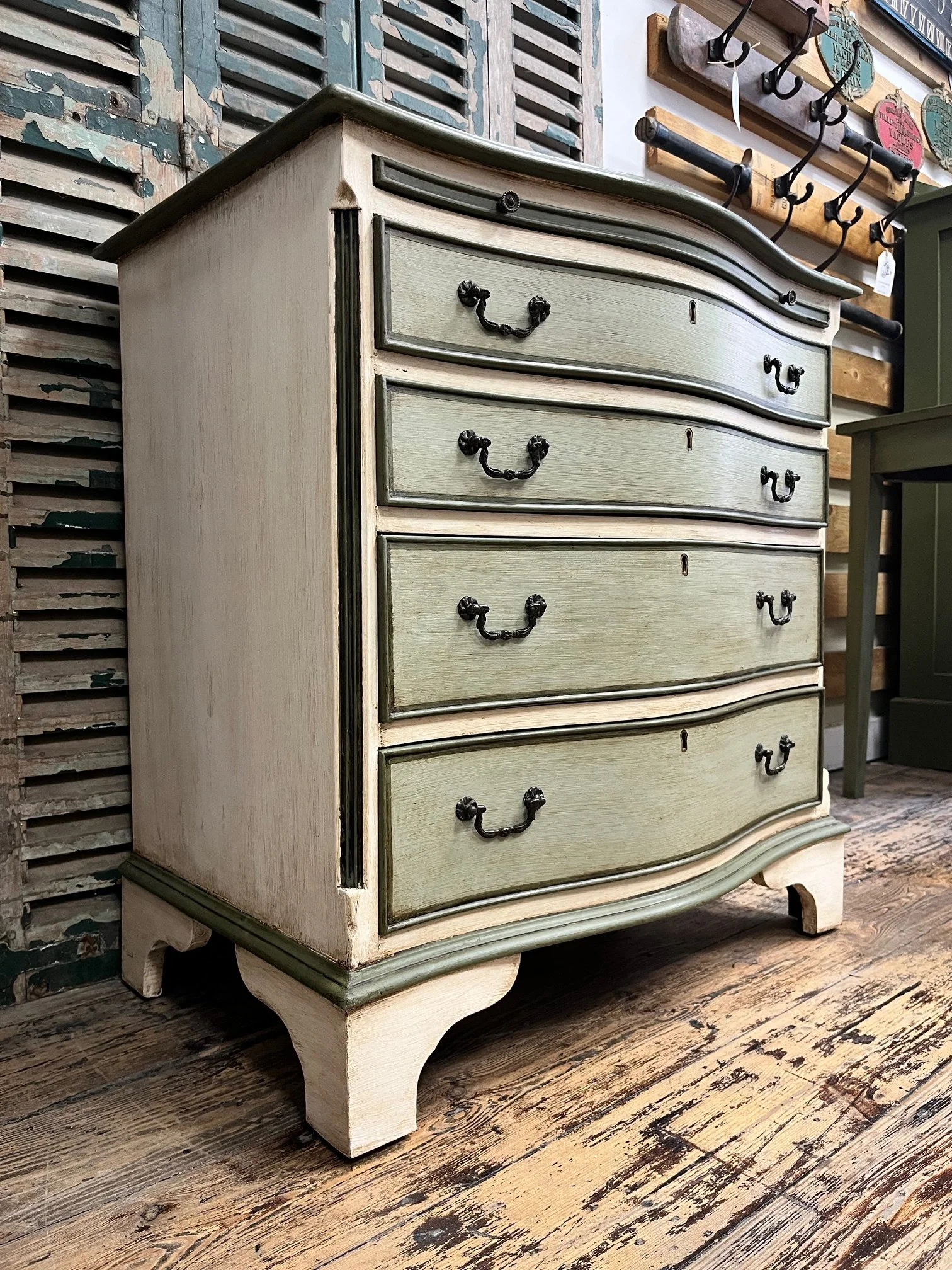 winterbearhome-bow-front-french-style-chest-of-drawers-09.jpeg