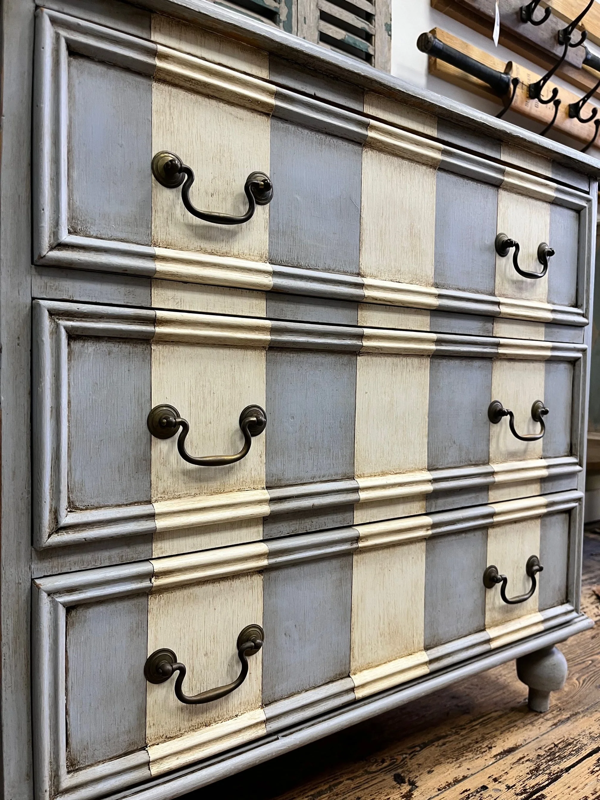winterbearhome-blue-white-striped-chest-of-drawers-04.jpeg