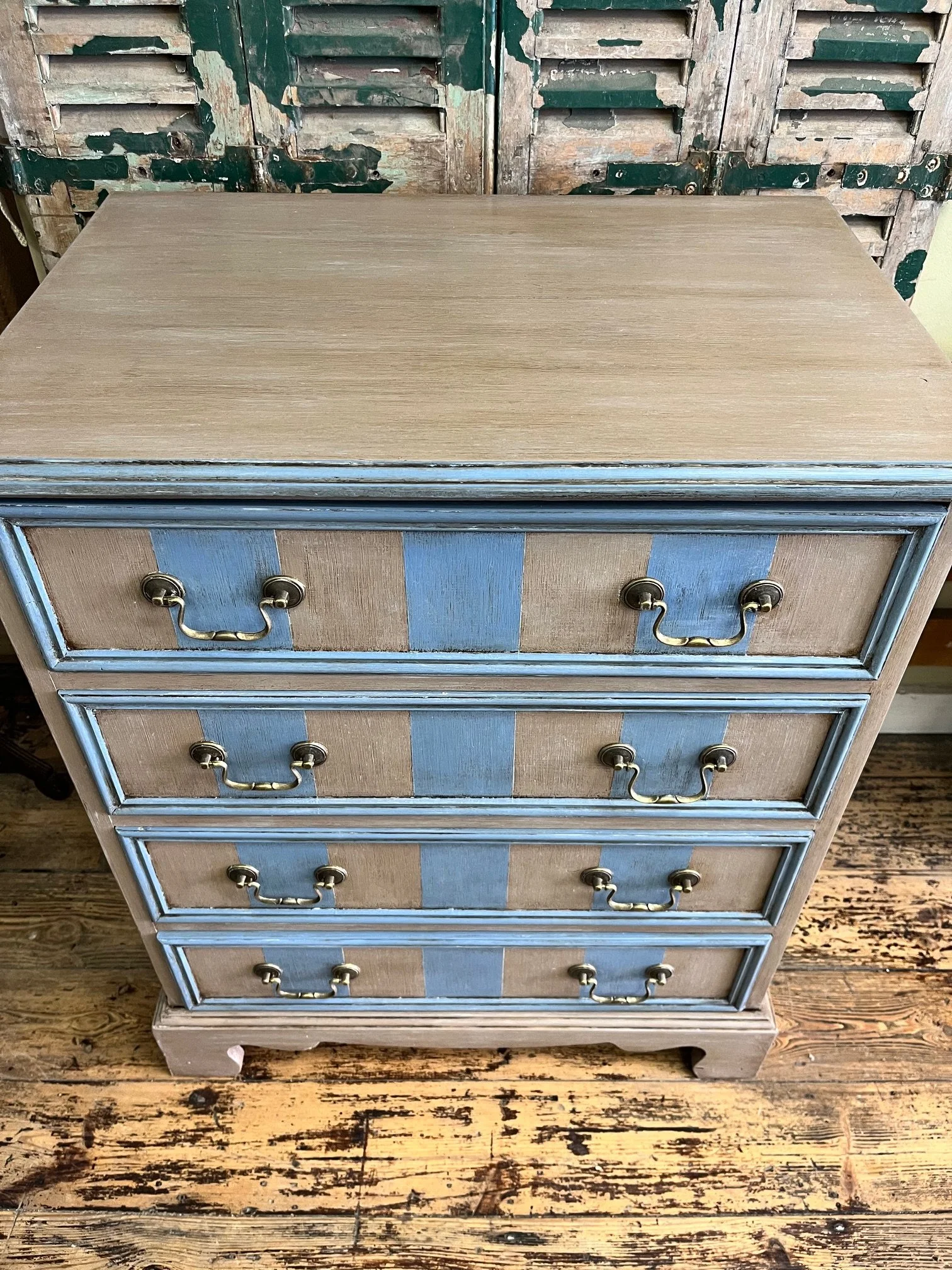 winterbearhome-striped-chest-of-drawers-04.jpeg