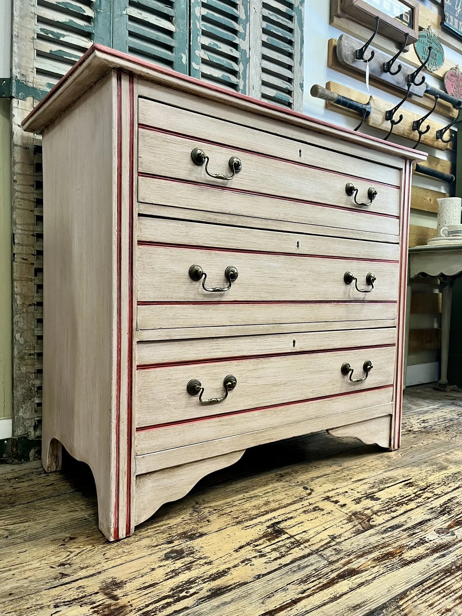 winterbearhome-pale-pink-red-detail-chest-of-drawers-03.jpeg
