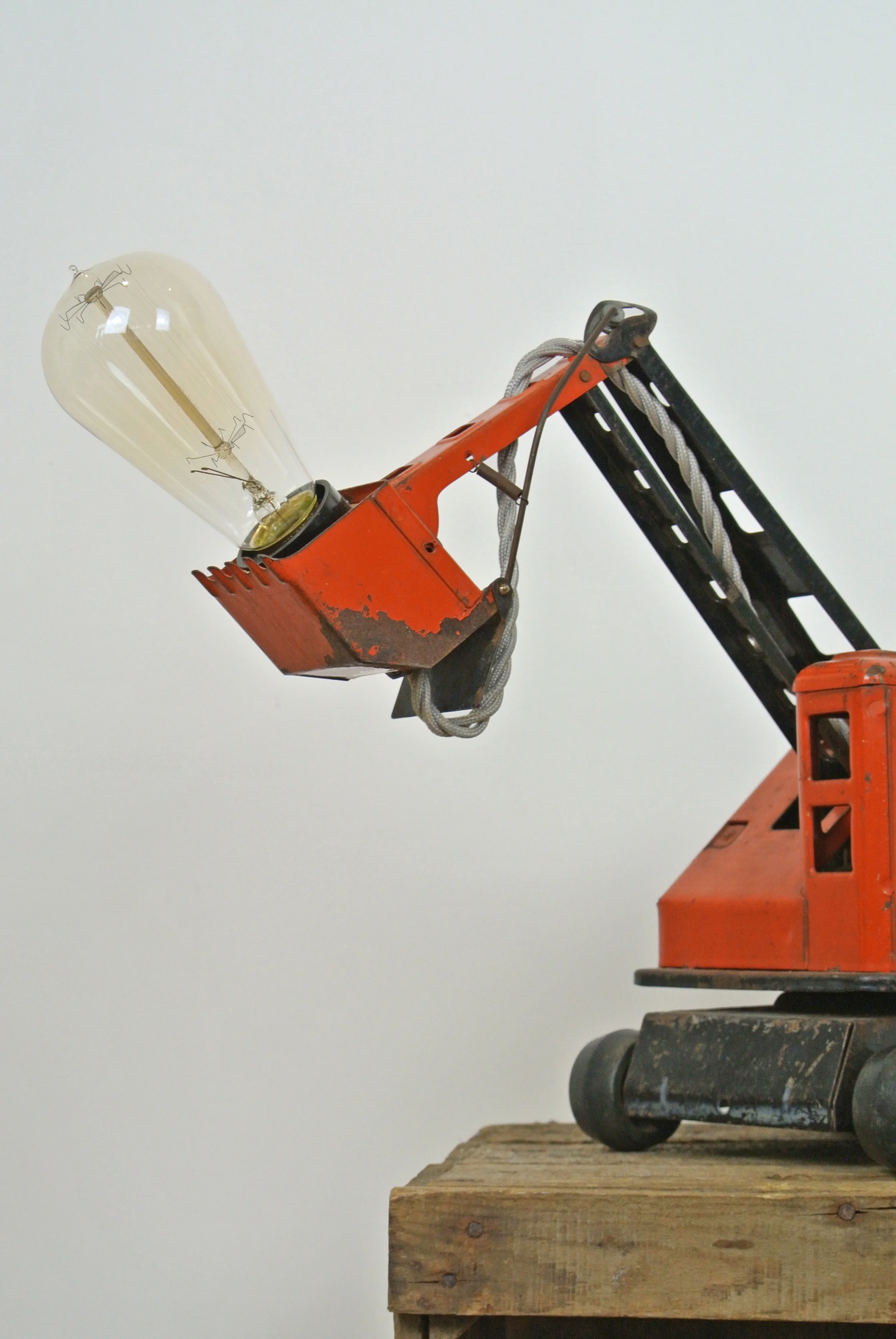 Orange-Digger-light-03.jpg