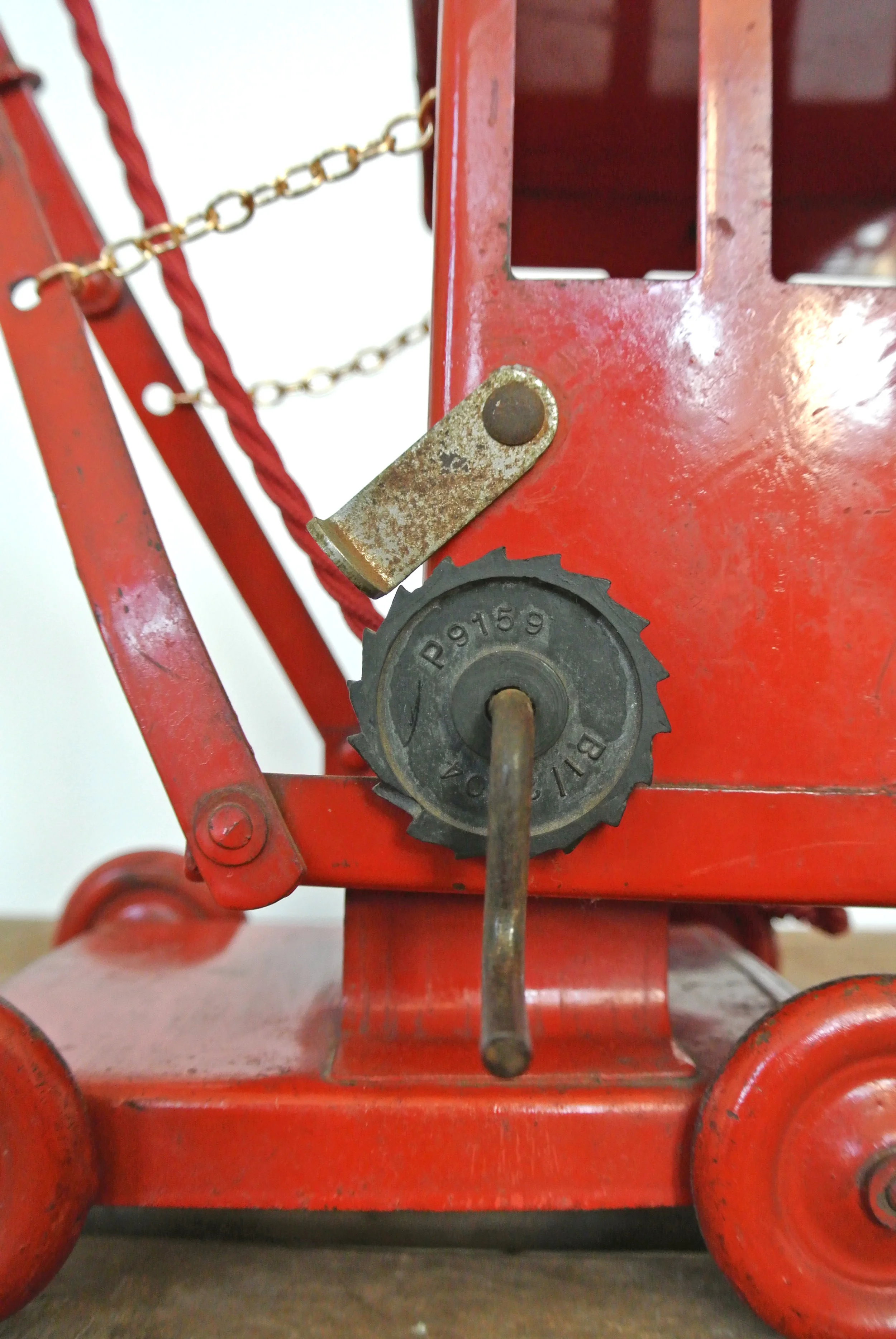Vintage_red_crane_lamp_02B.jpg