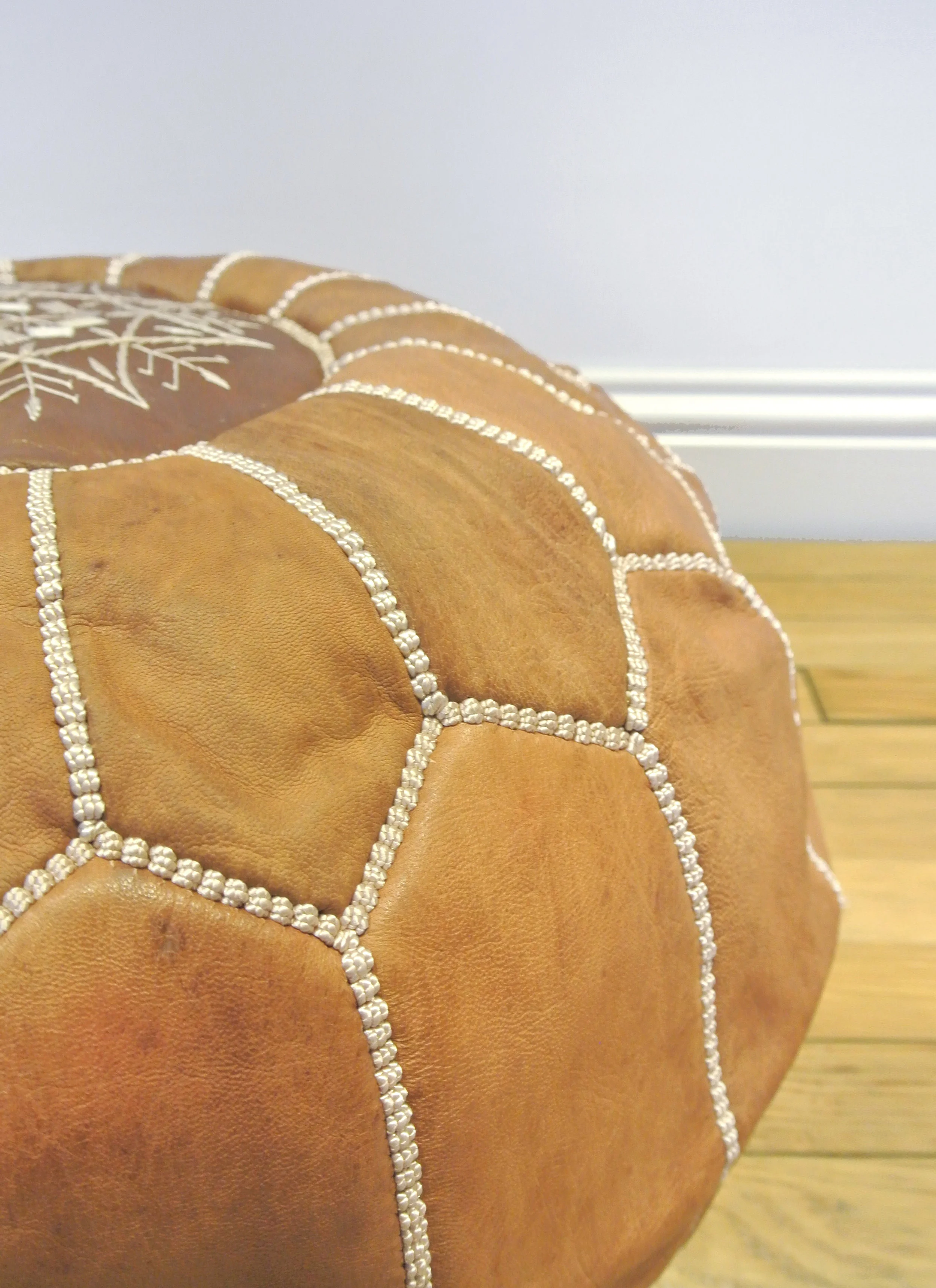 Moroccan_Pouf_Tan_01B.jpg