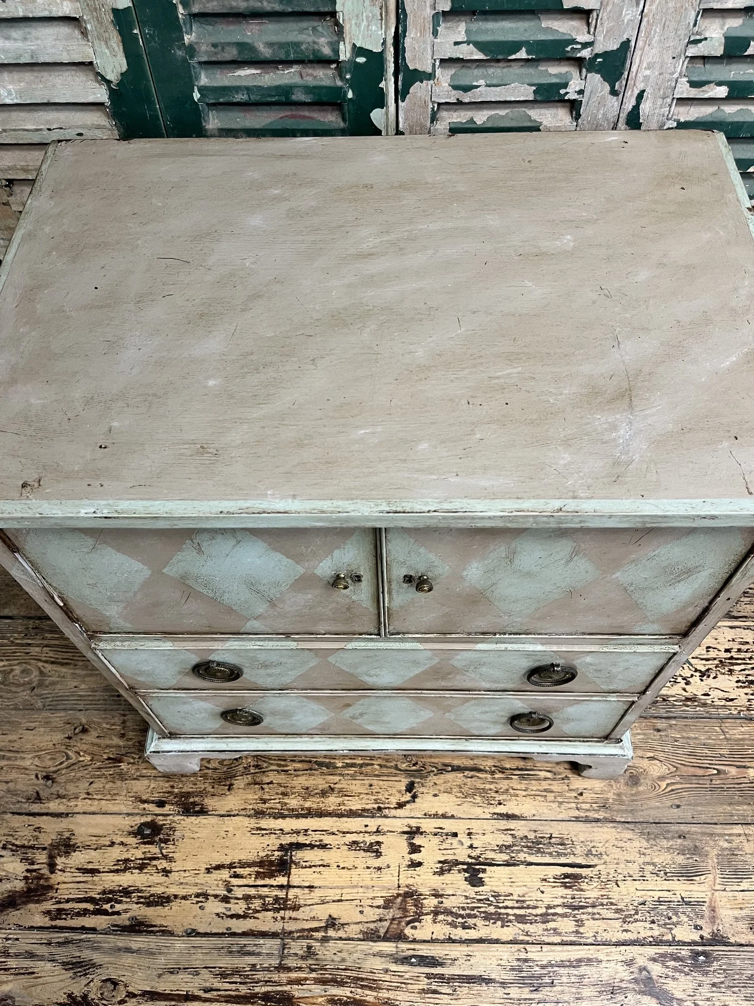 winterbearhome-harlequin-cupboard-06.jpeg