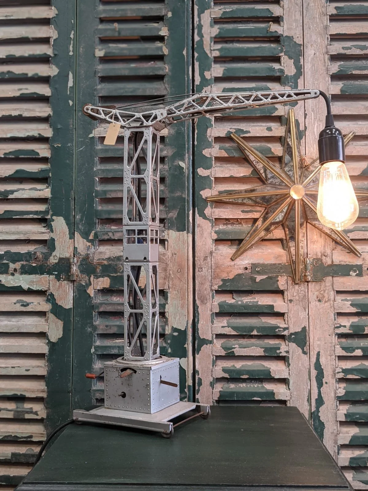 winterbearhome-tall-crane-lamp-02.JPG