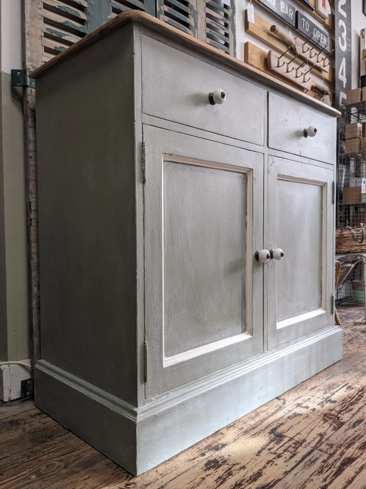 winterbearhome-olive-sideboard-01.JPG