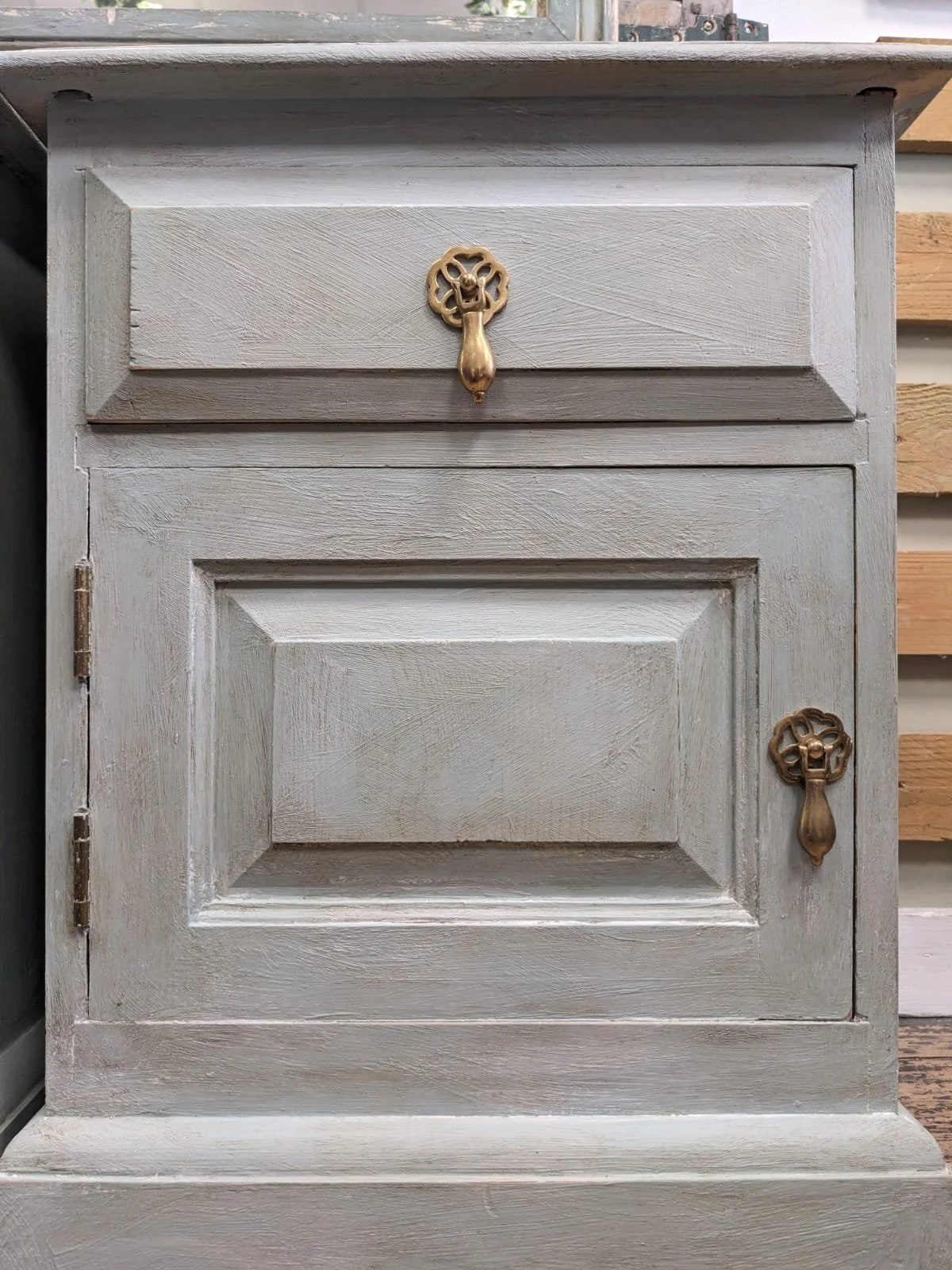 winterbearhome-french-style-rustic-bedside-tables-03.JPG