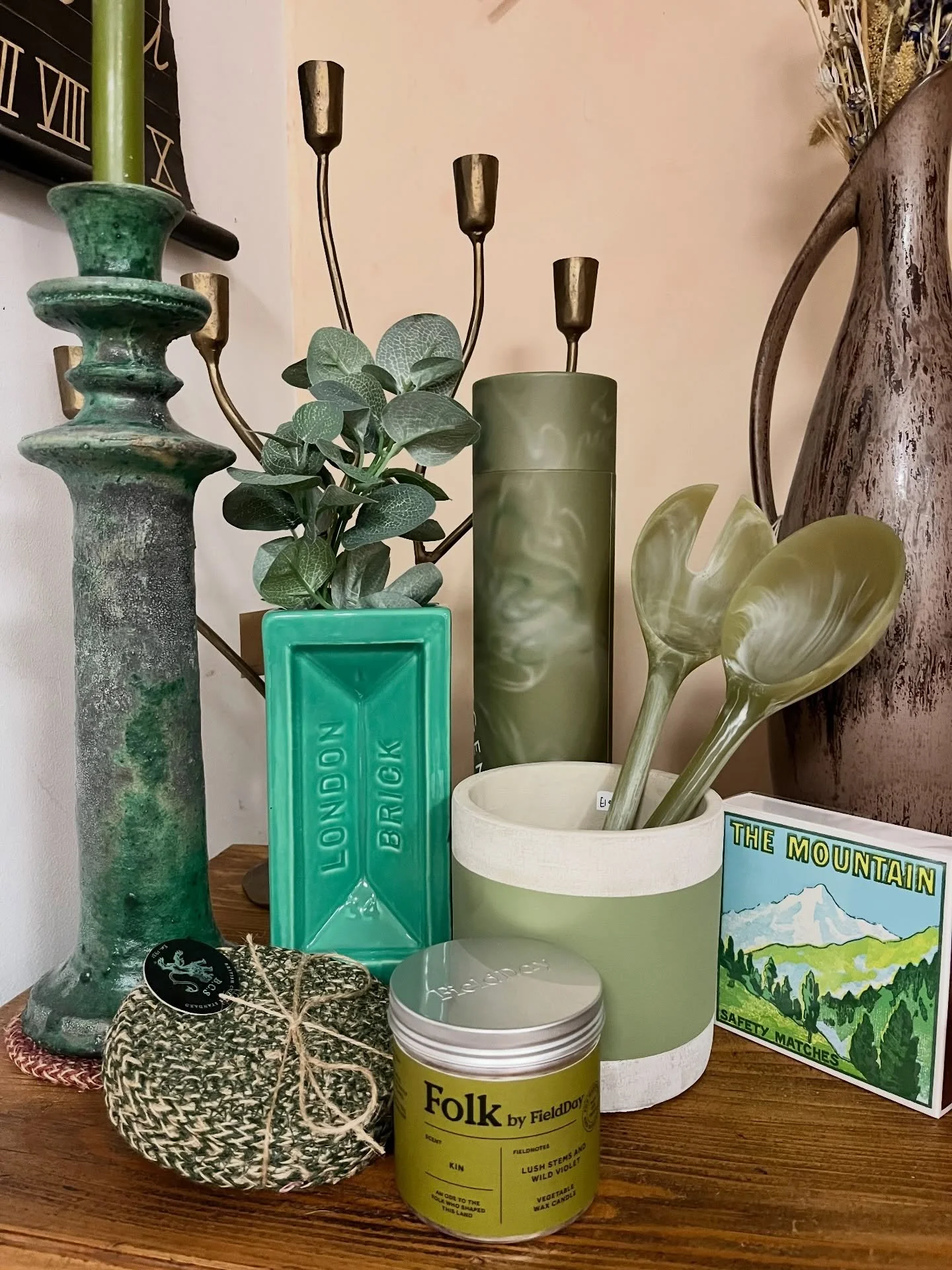 Had an urge to colour coordinate a few areas of the shop 💚🧡💛