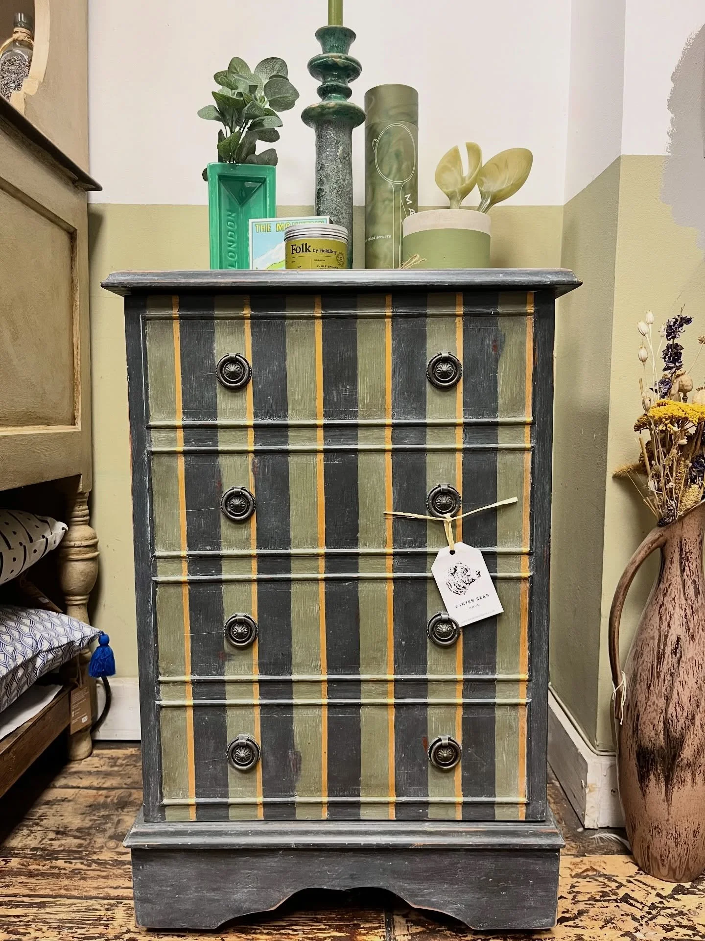 Last week we colour matched a few areas of the shop, and sold 2 green pieces of furniture the next day. So we&rsquo;re going for round two on the green theme and manifesting the same thing happens with this striped number! 🤞🏼

Ps this piece of furn