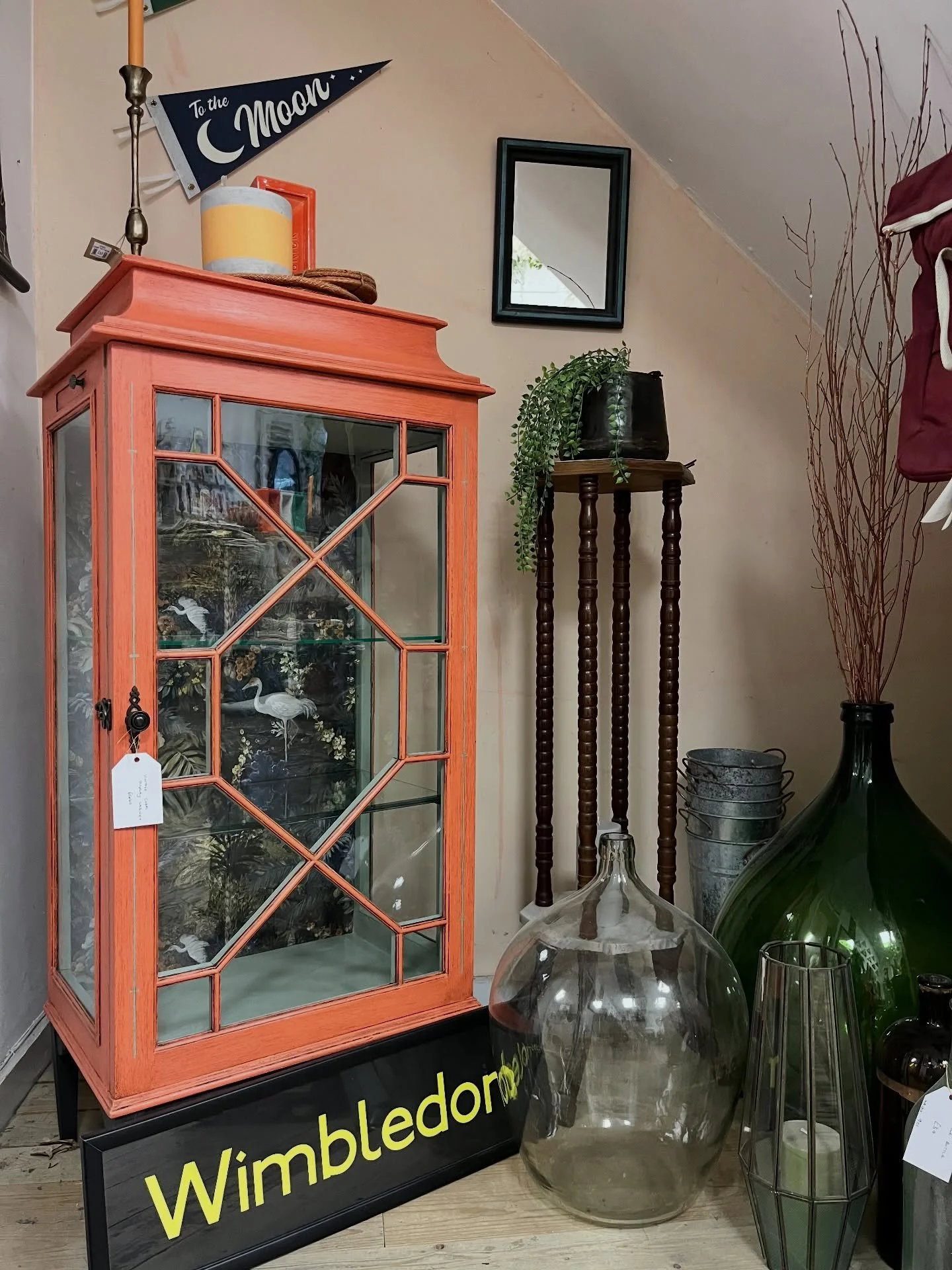 A final moment on the grid for this vibrant coral drinks cabinet as it&rsquo;s heading off to its new home this week! 🧡

This piece of furniture is always cooed over in the shop, but of course something so punchy in colour and pattern needs to be in