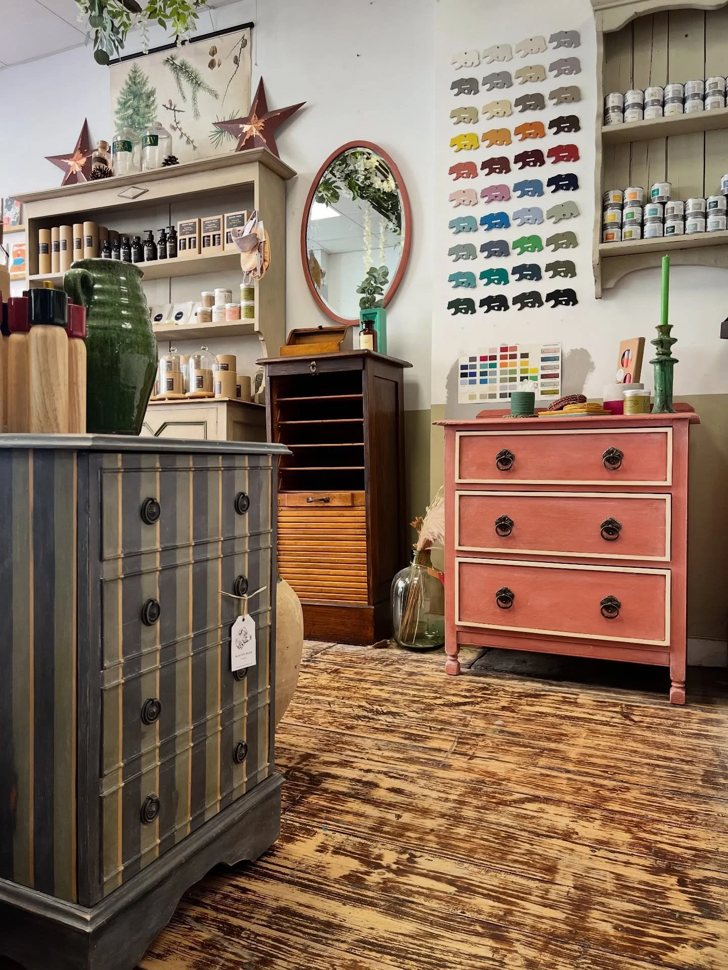 Which piece of furniture most suits your interior style? A unique stripe? Pretty in pink? or a vintage classic? Let me know in the comments 👇🏼

Happy Saturday all, as always our Wimbledon shop is open 10am - 5pm for all of your hand painted vintage