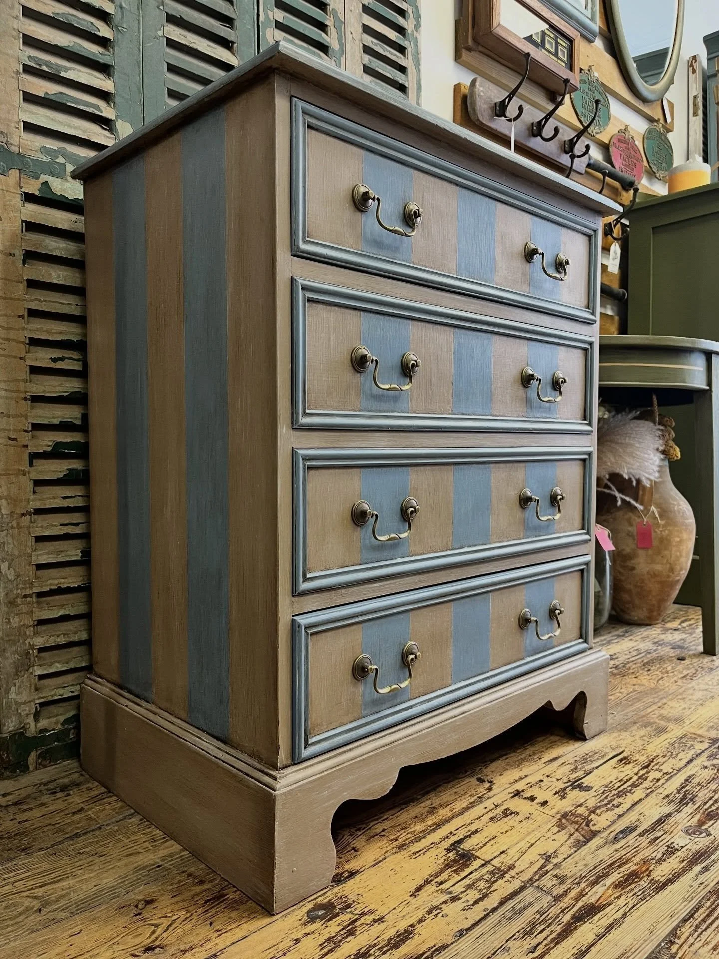 It really is a GOOD FRIDAY to do some home and furniture shopping because some absolute beauties have made their way onto the shop floor over the past week, including our latest striped chest of drawers! 

As always, this chest of drawers features a 