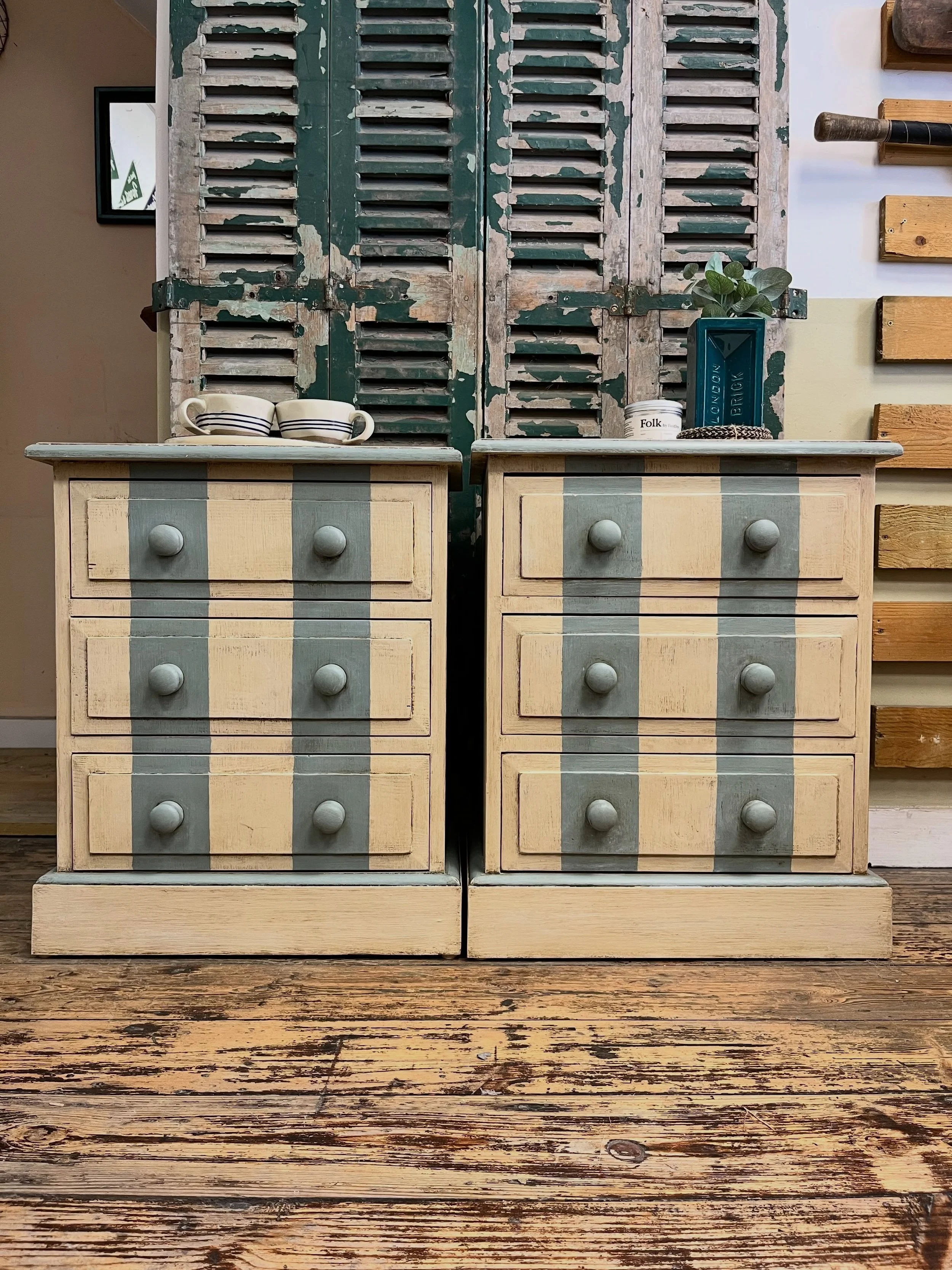 ✨ NEW ✨ 

They&rsquo;ve snuck into a post and a story but haven&rsquo;t yet had their own moment on the grid, until now!

This week, it&rsquo;s a lovely pair of bedside tables that have had the striped treatment. Hand painted in Annie Sloan blue and 